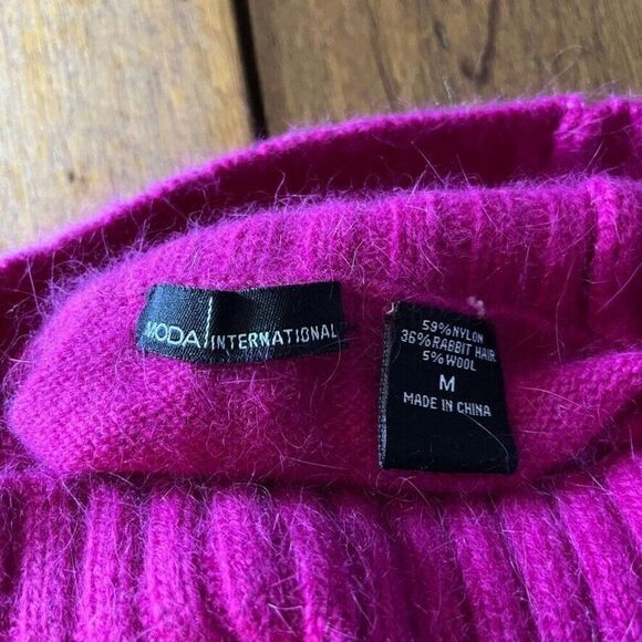 Womens Fuchsia Pink Angora Blend Fluffy Turtleneck Split Hem Soft Sweater Sz M - Picture 7 of 7